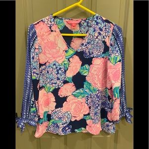 Lilly Pulitzer floral blouse size xsmall